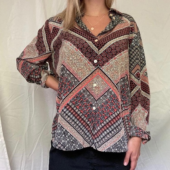 Patterned button up blouse - Picture 3 of 3